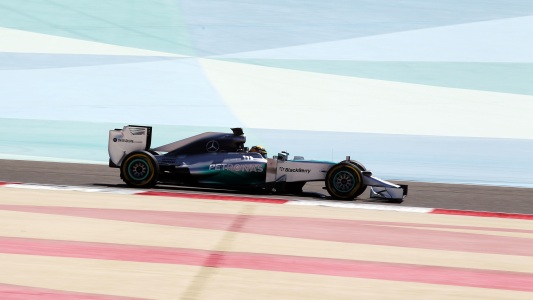 Al Sakhir – 3° giorno<br>Hamilton resta leader, Button instancabile