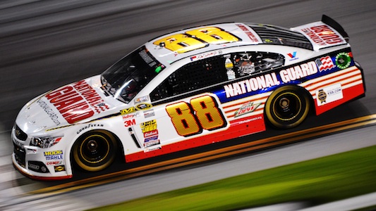 Daytona, gara: Earnhardt apre alla grande