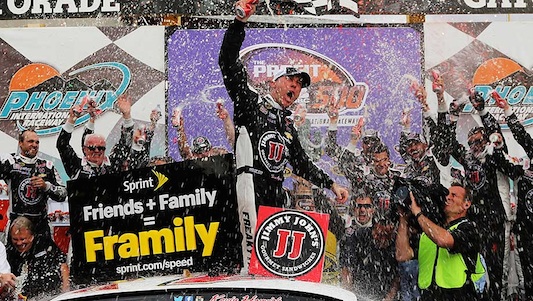 Phoenix, gara: Harvick dominatore