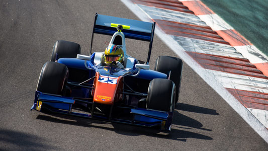 Yas Marina - 4° turno<br>Guida Cecotto, bene Vandoorne e Negrao