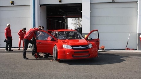 Il debutto della Lada Granta 2014