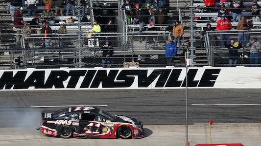 Martinsville, gara: Kurt Busch detta legge