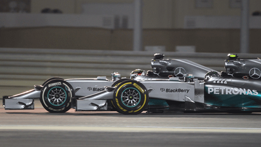 Sakhir - Mercedes straordinaria<br>Perez sul podio, Ferrari a picco