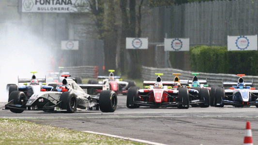 Monza - Gara 1<br>A sorpresa vince Stevens, brivido Sorensen
