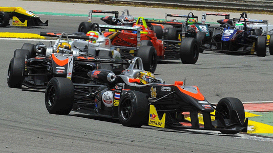 Portimao, gara 2: Stuvik si prende la vittoria