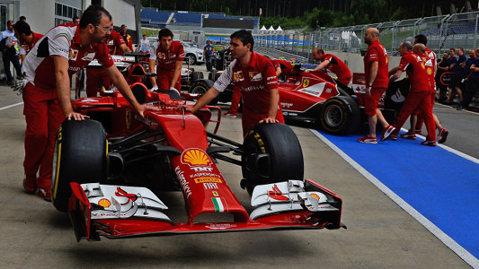 Spielberg - Libere 1<br>Alonso in scia alle Mercedes