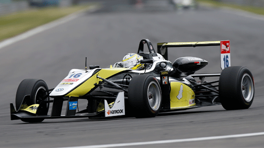 Spa, qualifica 2: Menezes in pole<br>Beretta in top ten, Fuoco KO