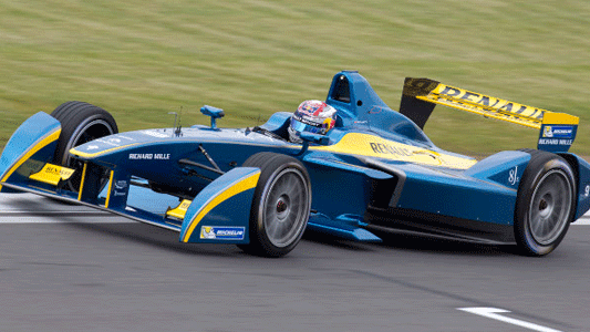 Buemi leader nei test di Donington