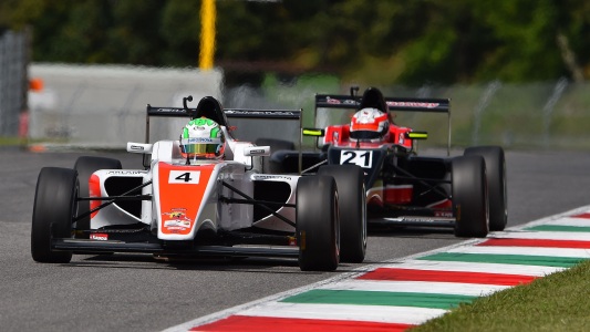 Mugello, gara 2: Stroll rimonta, Pulcini a podio