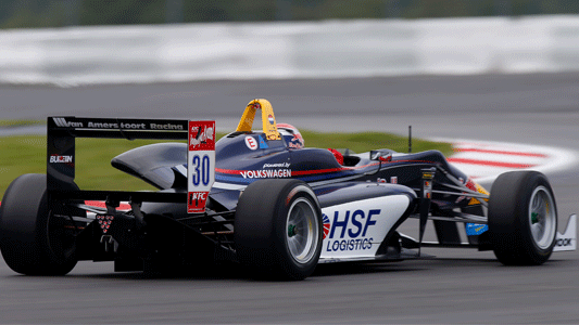Nurburg - Gara 1<br>Verstappen apre un podio tricolore