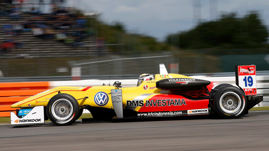 Nurburg - Gara 2<br>Giovinazzi vince, Verstappen KO