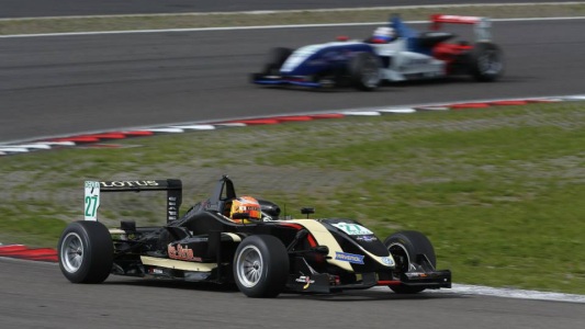 Nurburgring, qualifica: altro assolo di Pommer