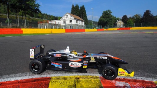 Spa, qualifica 1: Stuvik fa il vuoto