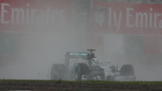 Suzuka - Gara<br> Hamilton vince nel diluvio