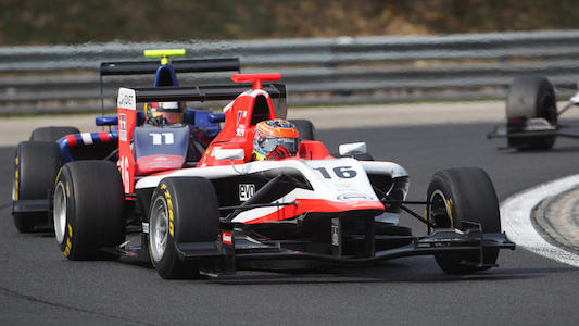 Marussia Manor salta Sochi<br>Stoneman da Koiranen, Kujala con Trident