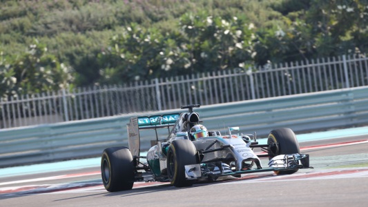 Yas Marina – Libere 1 <br>Hamilton gestisce Rosberg