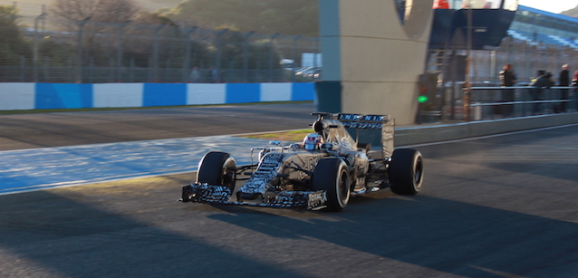 Via alle prove di Jerez LIVE<br />Ecco la Red Bull RB11!