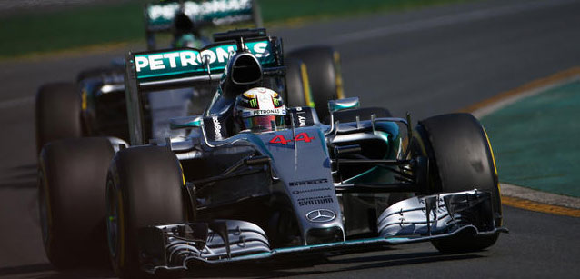 Melbourne - Hamilton spettacolo<br />Vettel si prende il podio