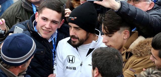 Alonso supera i primi esami medici