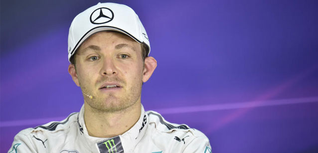 Hamilton si compiace<br />Rosberg è deluso