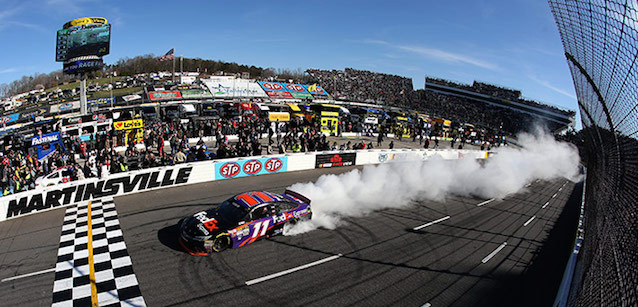 Martinsville, gara: Hamlin si impone