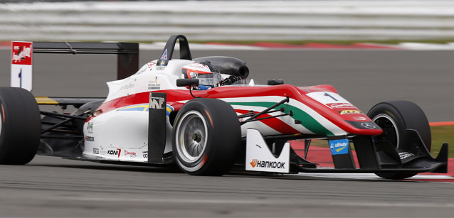 Silverstone - Gara 1<br />Rosenqvist sempre al comando