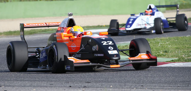 Imola, gara 1: et voil&agrave; Hubert