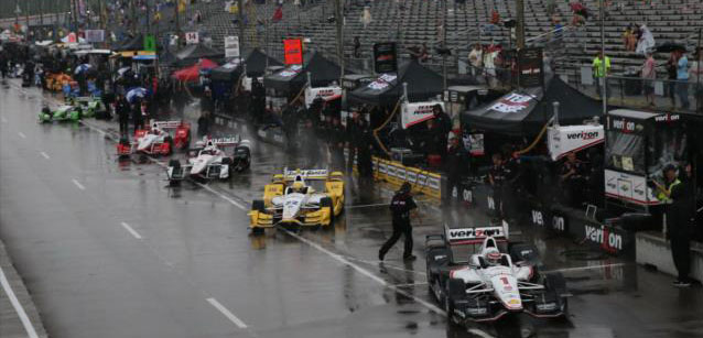 NOLA, qualifica<br />Il temporale dà la pole a Montoya