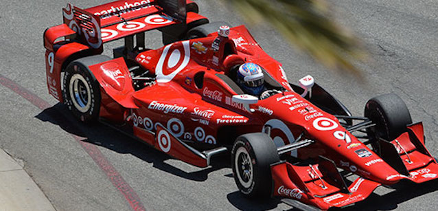 Long Beach, gara<br />Dixon beffa Castroneves