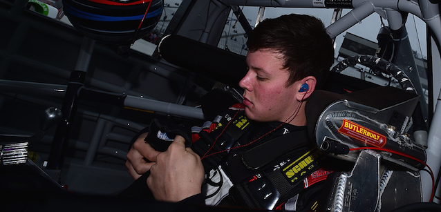 Jones verso la #18, Ragan da Waltrip