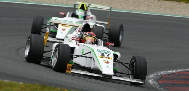 F4 tedesca a Oschersleben<br />Dienst &egrave; il primo leader 2015