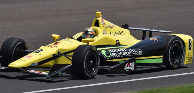 Indy, libere 9-10: Karam il pi&ugrave; veloce<br />Hinchcliffe in terapia intensiva