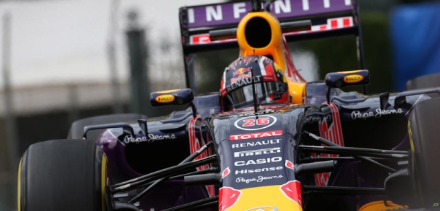 Monte Carlo – Libere 2<br />Hamilton sull’asciutto, Kvyat sul bagnato