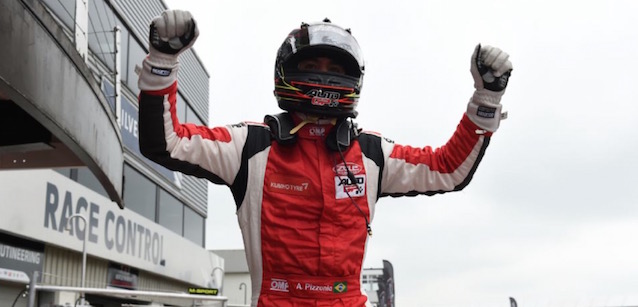 Silverstone, gara 1: Pizzonia si invola