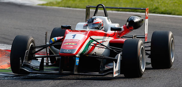 Monza - Gara 1<br />Rosenqvist tiene duro