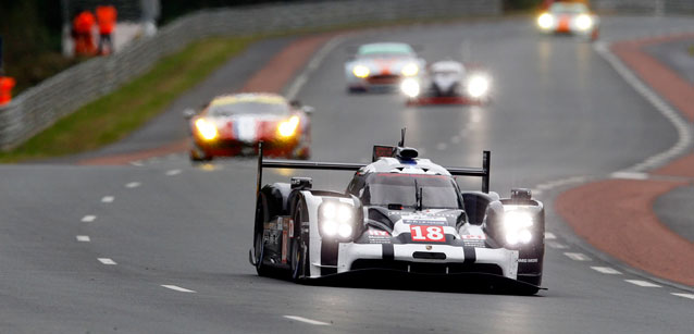 Le Mans - Qualifica 1<br />Strepitosa tripletta Porsche