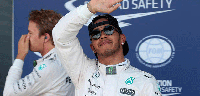 Silverstone - La cronaca<br />Hamilton, magnifica vittoria