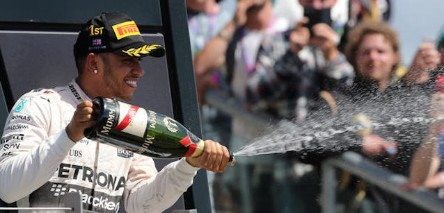 Silverstone - Mercedes perfetta<br />Williams da paura, ma Vettel terzo