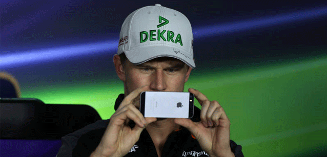 Hulkenberg fregato dalla rossa<br />Perez poco contento del set-up<br />