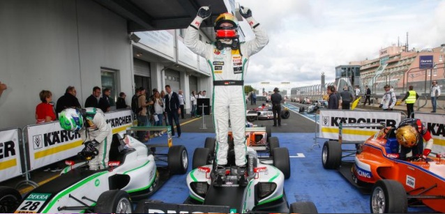 F4 tedesca al Nurburgring<br />Dienst nuovo leader