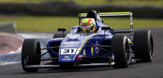 F4 Inglese a Knockhill<br />Norris accorcia le distanze