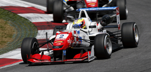 Portimao, libere 1-2<br />Dennis e Ilott al vertice