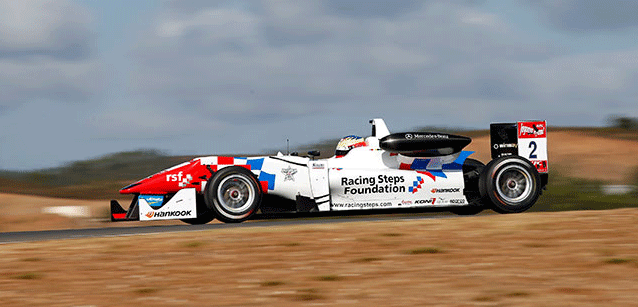 Portimao, qualifica 1<br />Tripletta Prema, Dennis in pole