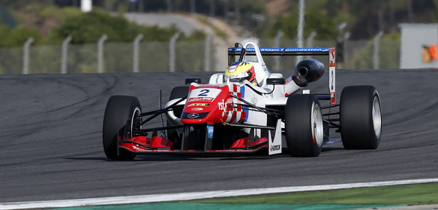 Portimao, gara 1: Dennis domina