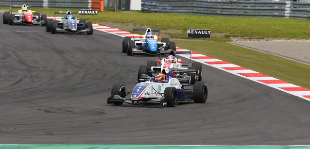 Nurburgring, gara 1<br />Aitken marca la tripla