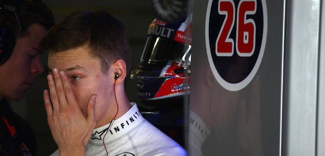 "Errore da debuttante" per Kvyat<br />Partir&agrave; dalla pit-lane