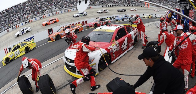 Dover, gara: Harvick a colpo sicuro