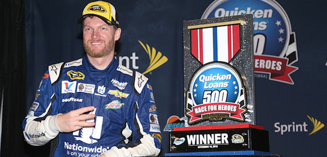 Phoenix, gara<br />Gara interrotta, vince Earnhardt