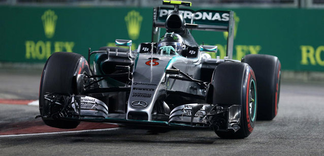 Yas Marina - Libere 2<br />Mercedes per la pole, Ferrari per la gara