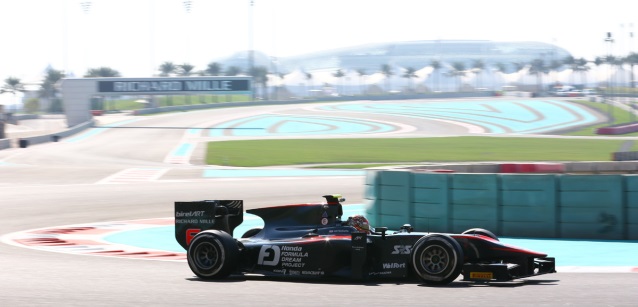 Yas Marina, 1° turno<br />Matsushita apre le danze